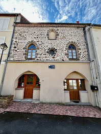 immeuble à Néris-les-Bains (03)