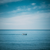 Blue boat di 