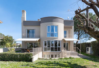 Villa avec piscine en bord de mer 4