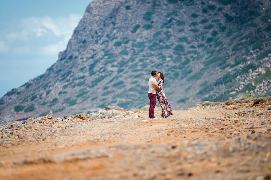 Fotógrafo de bodas Maksim Prikhodnyuk (photomaxcrete). Foto del 17 de octubre 2014