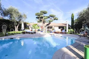 villa à Mougins (06)