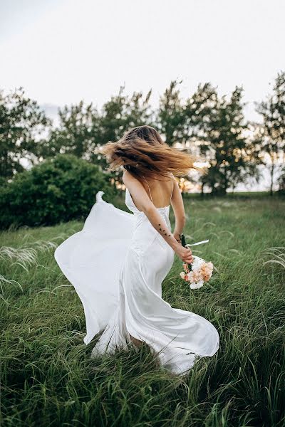 Wedding photographer Evgeniya Rossinskaya (evgeniyaross). Photo of 7 June 2020