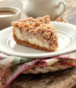 Snickerdoodle Cream Cheese Apple Pie was pinched from <a href="https://bunnyswarmoven.net/2017/03/snickerdoodle-cream-cheese-apple-pie" target="_blank">bunnyswarmoven.net.</a>