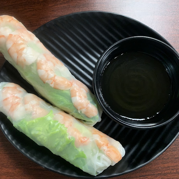 Shrimp spring rolls w/fish sauce (Feb2022)