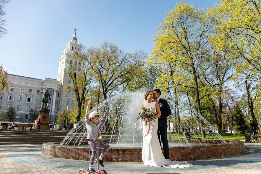 Wedding photographer Vladislav Volkov (volkvrn). Photo of 25 May 2017