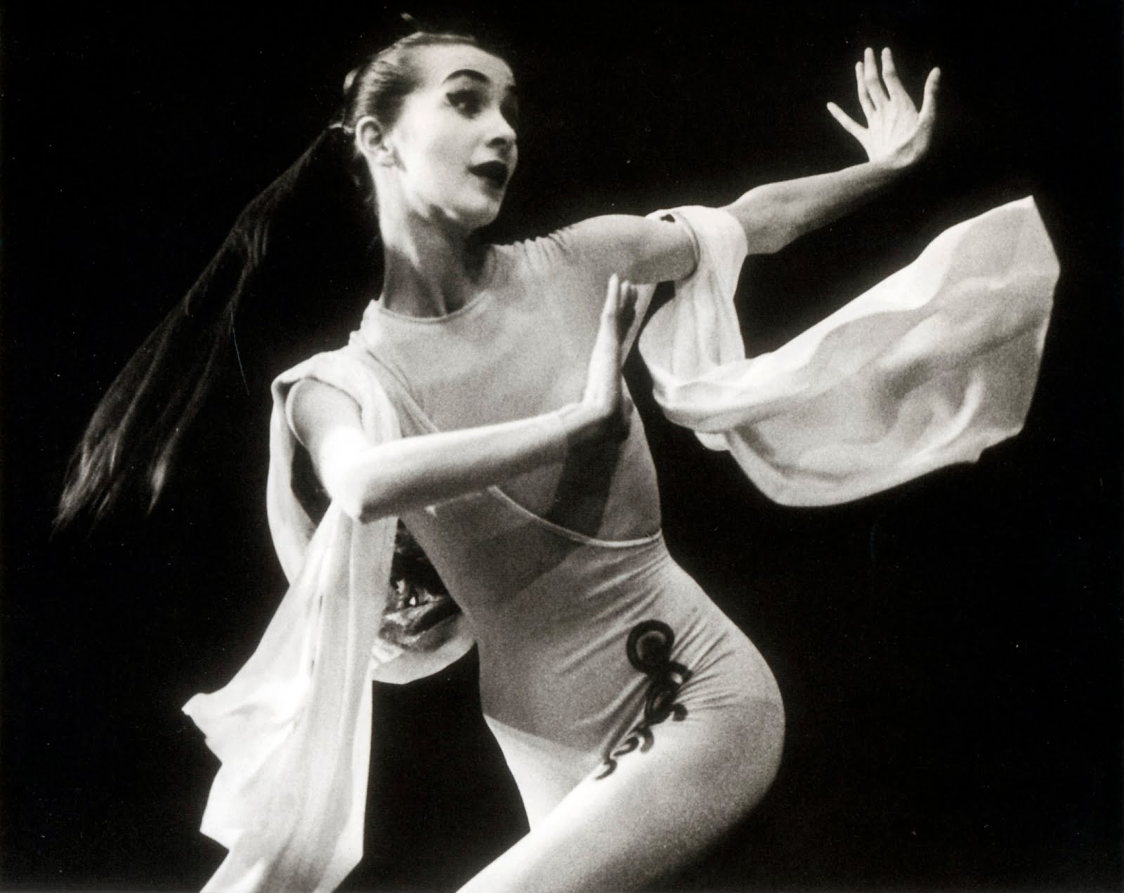 BalletBausch1966Stage.jpg