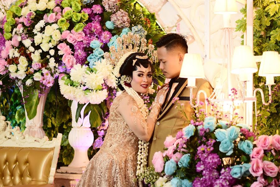 Wedding photographer Den Bagus Erlangga (erlanggastudio). Photo of 21 June 2020