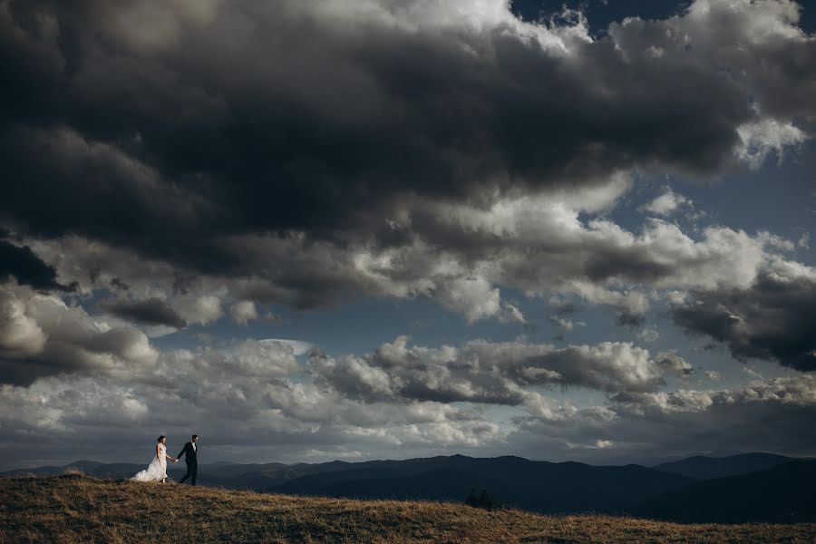 Vestuvių fotografas Nazariy Slyusarchuk (photofanatix). Nuotrauka 2019 lapkričio 6