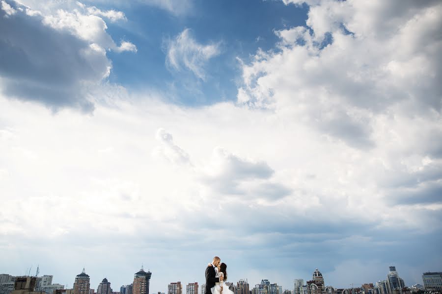 Wedding photographer Dmitriy Botvinovskiy (botvinovskyy). Photo of 4 June 2019