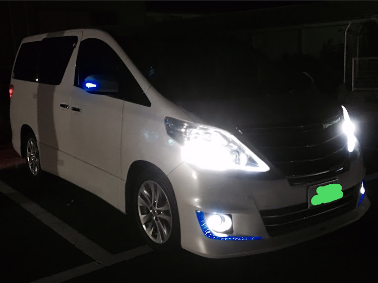 アルファードのアルファード・夜のドライブ・夜間撮影に関するカスタム事例の投稿画像1枚目