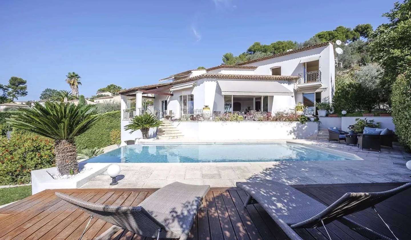 House with pool and terrace Mougins