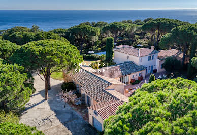 Seaside villa with pool 4