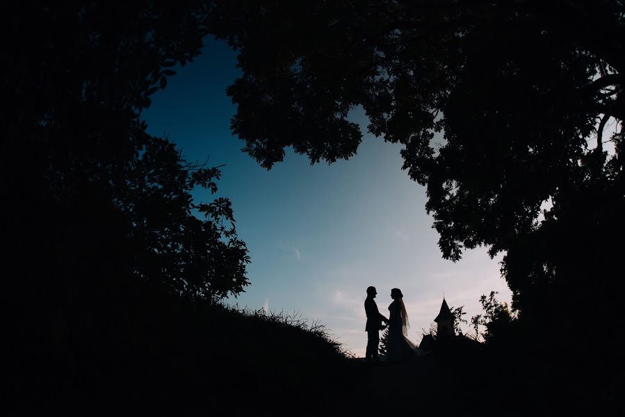 Fotografo di matrimoni Adrian Craciunescul (craciunescul). Foto del 12 dicembre 2018