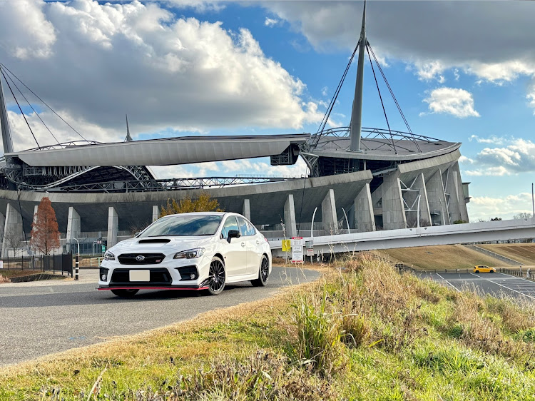 WRX S4の写真が上手くなりたい・写真が好きな人と繋がりたい・トヨタスタジアム・鞍ヶ池公園に関するカスタム事例の投稿画像1枚目