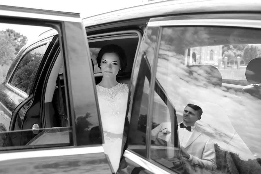 Wedding photographer Vladimir Popov (photios). Photo of 31 August 2017