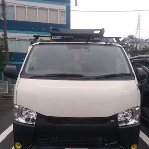 ハイエースバン TRH200V