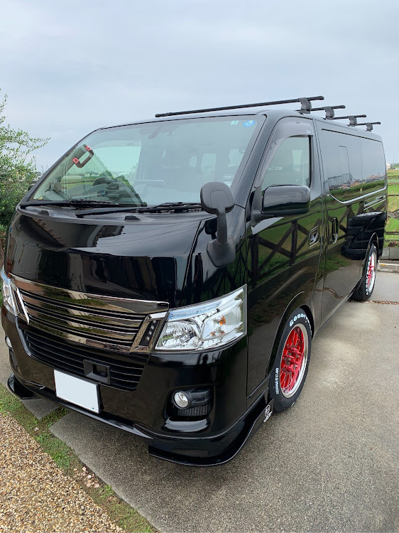 NV350キャラバンのホイール交換・洗車に関するカスタム事例の投稿画像1枚目