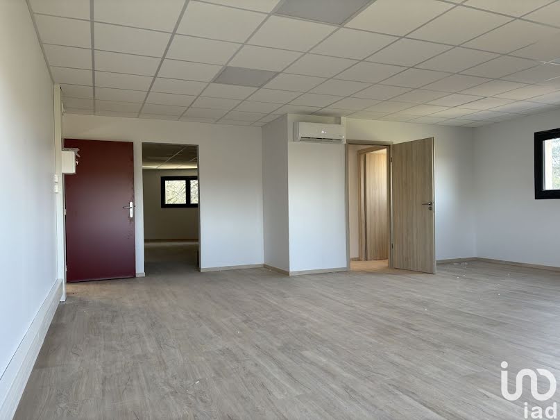 Location  locaux professionnels  49 m² à La Tour-de-Salvagny (69890), 758 €