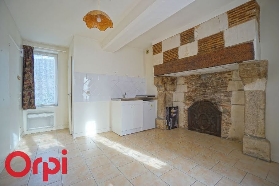 Location  appartement 1 pièce 14 m² à Bernay (27300), 299 €