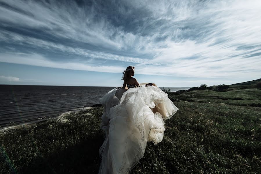 Wedding photographer Maksim Maksimov (maximovfoto). Photo of 13 June 2017