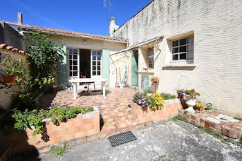 maison à Les Portes-en-Ré (17)