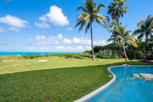 Apartment with pool 4
