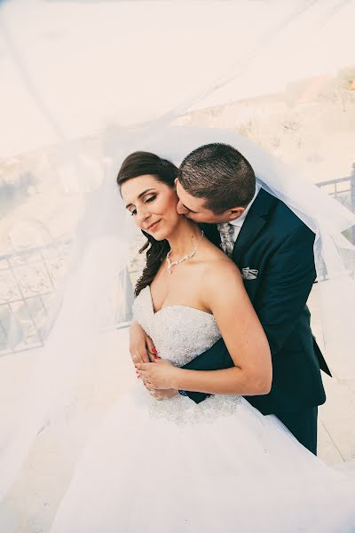 Fotógrafo de casamento Gabriella Hidvégi (gabriellahidveg). Foto de 3 de janeiro 2018