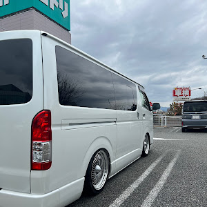 ハイエース