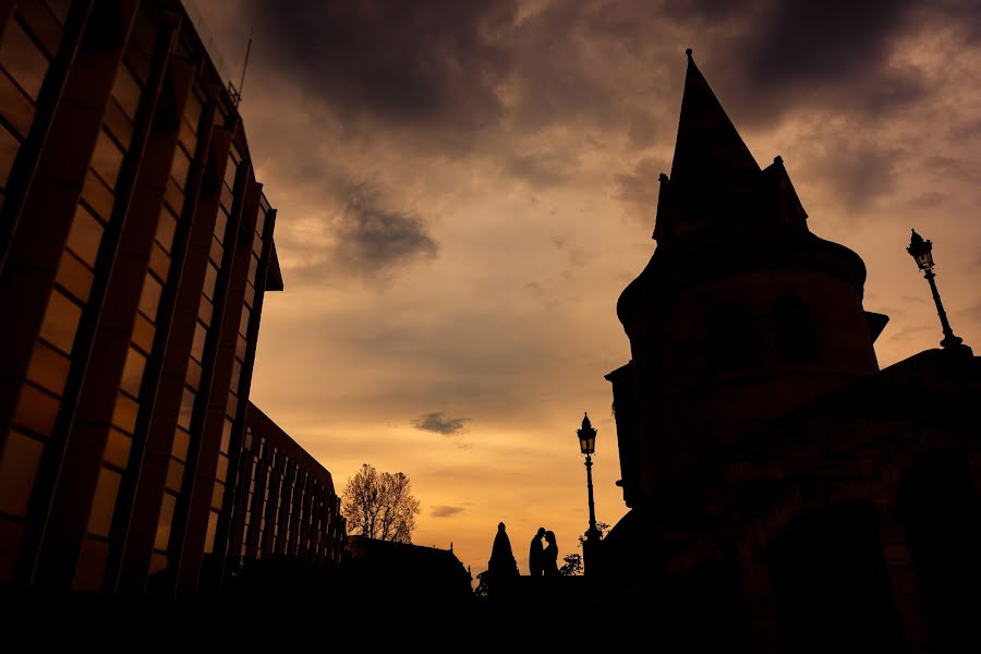 Pulmafotograaf József Márk Losonczi (losonczi). Foto tehtud 19 mai 2022