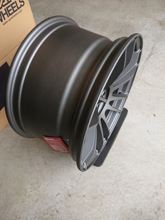 インプレッサ WRX STIのnewホイール・タイヤがないに関するカスタム事例の投稿画像3枚目