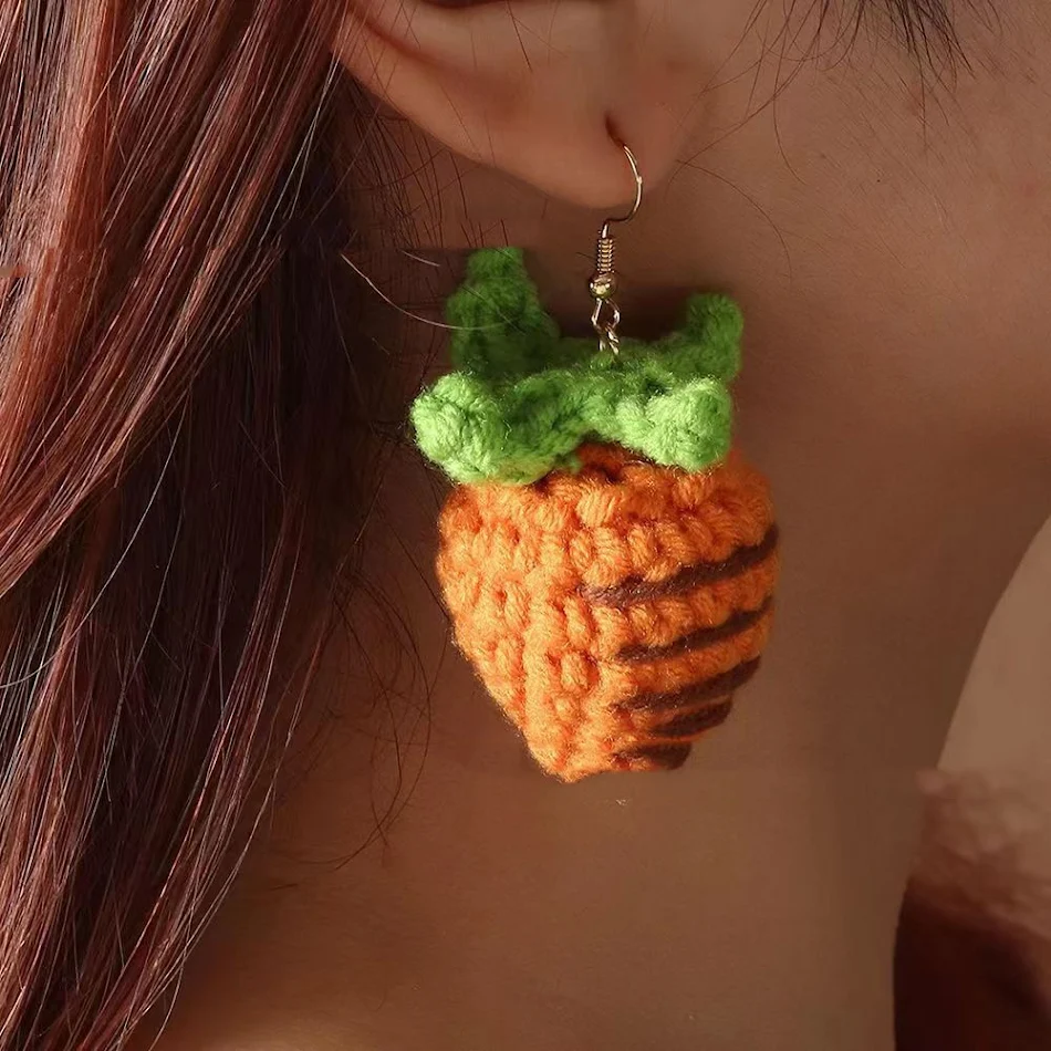 Brincos de botão doces e fofos feitos à mão para mulheres. Adicione um toque adorável ao seu estilo com estes acessórios charmosos.