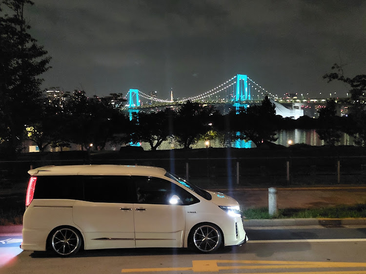 ノアのドライブ・レインボーブリッジと愛車・お台場で撮影・ポケモンゴーに関するカスタム事例の投稿画像2枚目