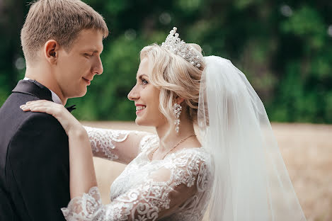 Fotógrafo de bodas Evgeniy Merkulov (paparazzi48). Foto del 16 de abril 2019