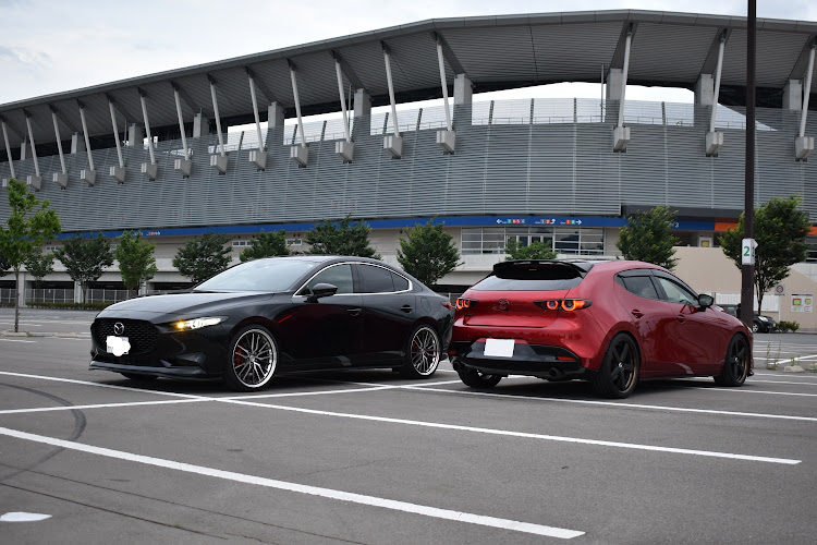 MAZDA3の梅雨明けまだか・オフ会・ホイール交換・20インチ・セダンに関するカスタム事例の投稿画像6枚目