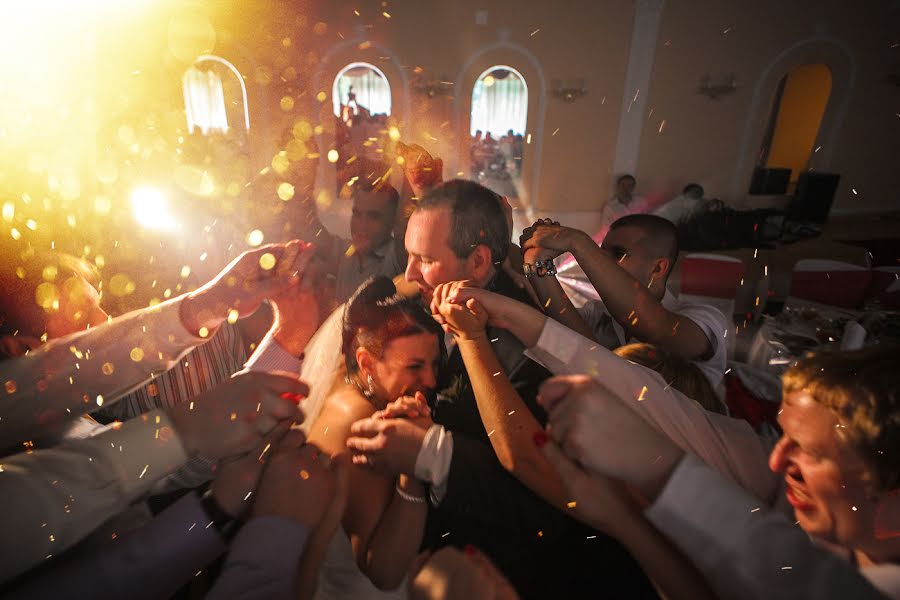 Fotógrafo de bodas Denis Kovalev (optimist). Foto del 22 de abril 2016