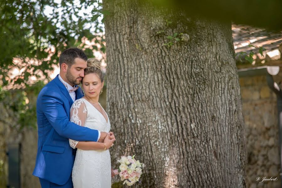 Fotografo di matrimoni Valérie Jaubert (l2sn5g). Foto del 13 aprile 2019