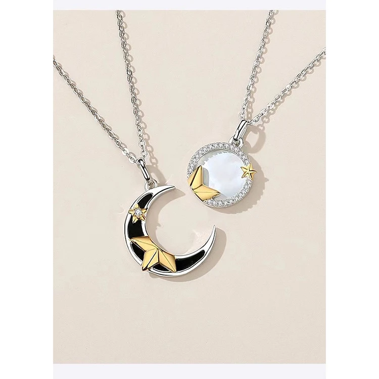 Zilveren Ster Maan Paar Ketting voor Hem en Haar, een symbool van eeuwige liefde en verbinding. Het perfecte cadeau.