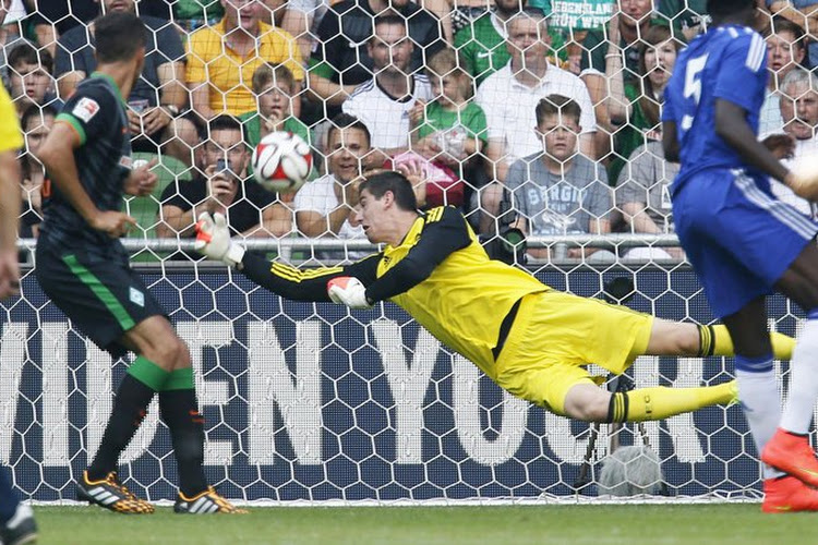 Mourinho: "Ik denk niet dat Pfaff en Preud'homme blij zijn dat Courtois nu al de beste wordt genoemd"