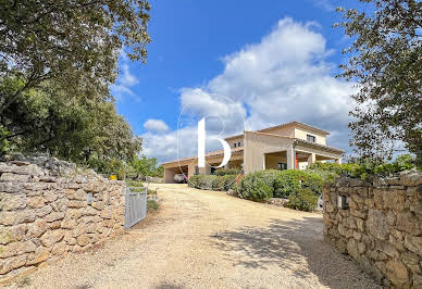 House with pool and terrace 10