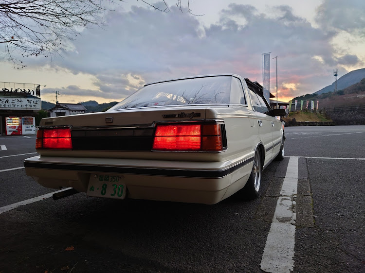 グロリアの愛車のお尻はこんな感じに関するカスタム事例の投稿画像1枚目