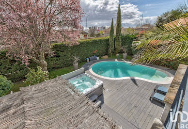 House with pool and terrace 2