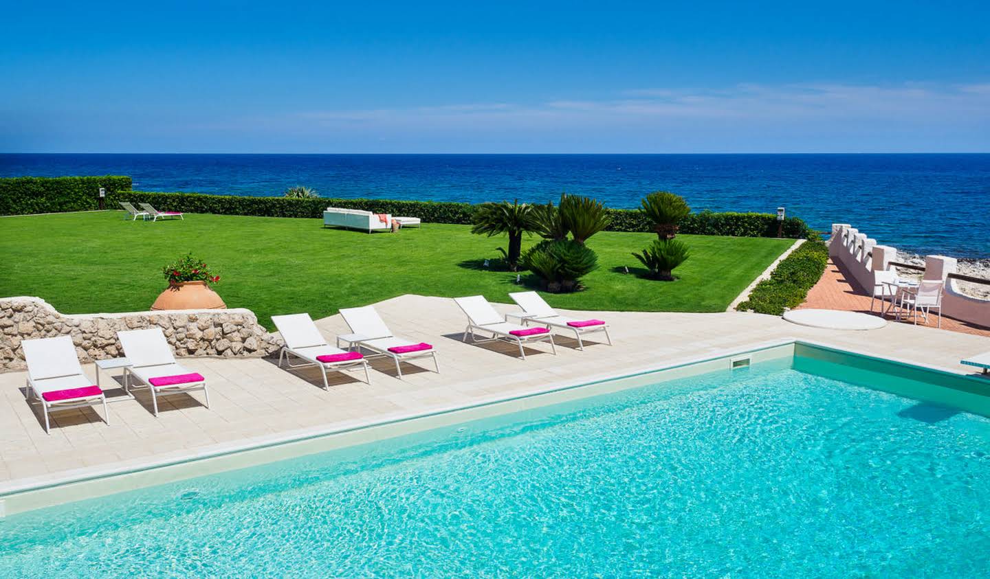 Villa avec piscine en bord de mer Italie