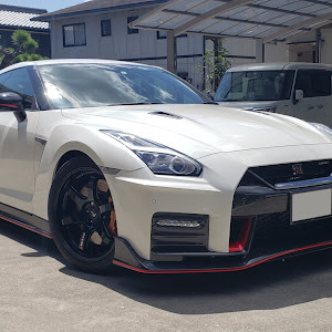 NISSAN GT-R R35