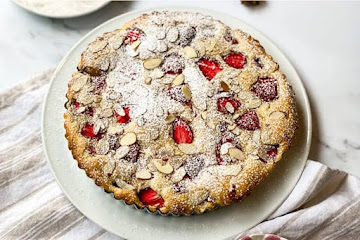 Easy Strawberry Almond Cake