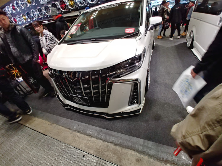 アルファードのヴェルファイア・三度飯オトメ報告・さすが！カッコ良すぎ！・レクサスさーん！待ってますよ～💡・ブレブレ侍に関するカスタム事例の投稿画像14枚目