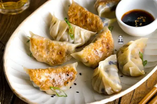 Chicken With Lemon Grass Gyoza