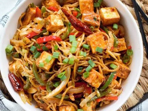 Paneer Hakka Noodles