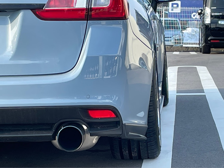 レヴォーグのクールグレーカーキに関するカスタム事例の投稿画像1枚目