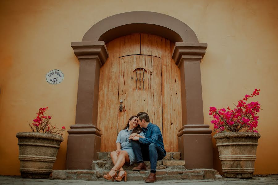 Fotografo di matrimoni Vanya Frutos Jaime (vanyafrutos). Foto del 6 maggio 2022