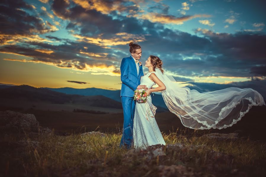 Fotógrafo de casamento Evgeniy Gordeev (gordeew). Foto de 21 de maio 2016